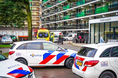 Omwonenden kijken niet op van steekpartij waarbij vrouw zwaargewond raakte in flat Arnhem-Zuid: ‘Schering en inslag'