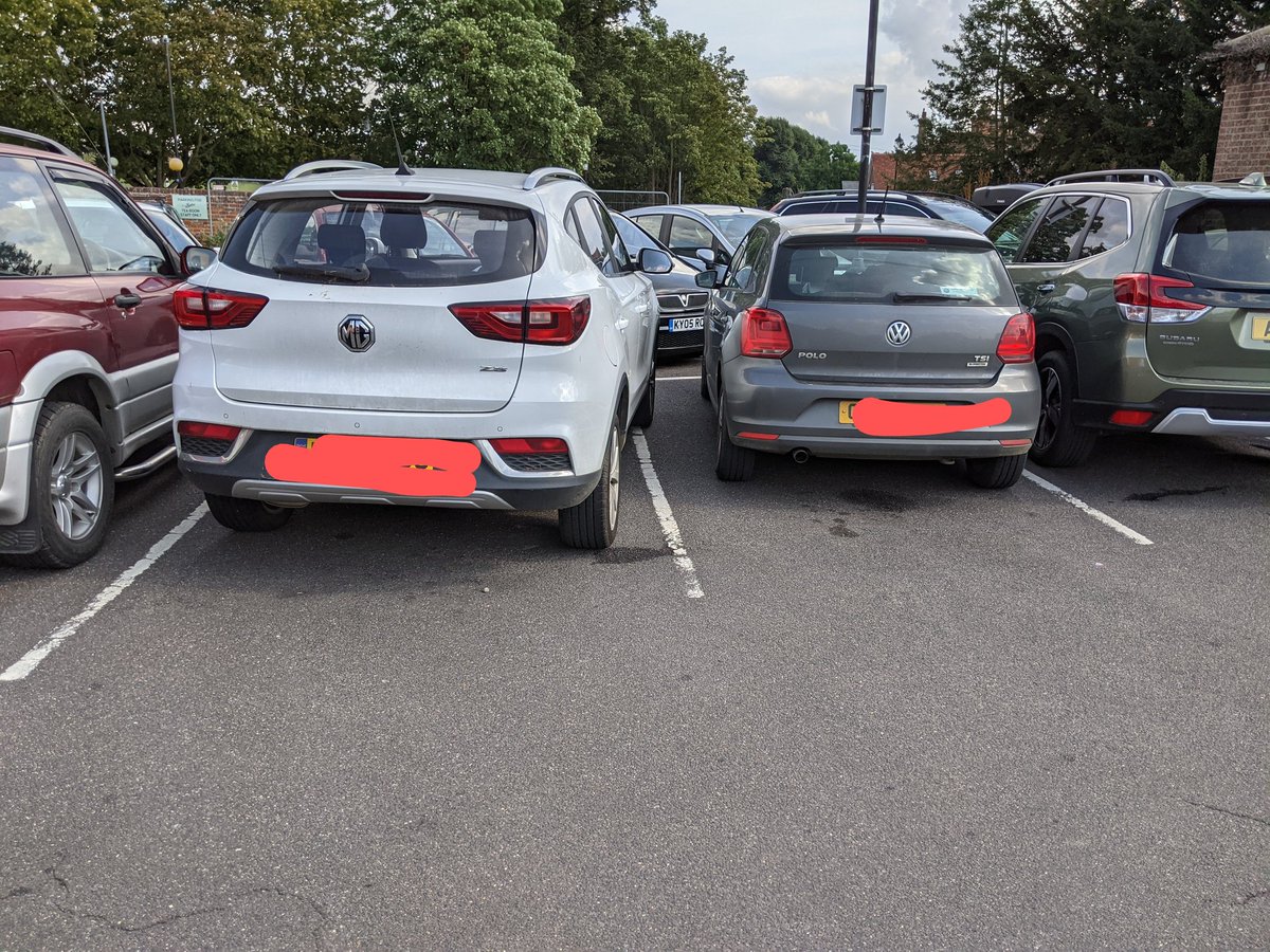 katiecogger's tweet photo. @UttlesfordDC this is in Rose &amp; Crown car park in Saffron Walden. It's appalling parking and has made it so difficult for us to get in! The parking spaces are so stupidly tiny, you really need to sort it out!!! https://t.co/rUOoxJGqFM