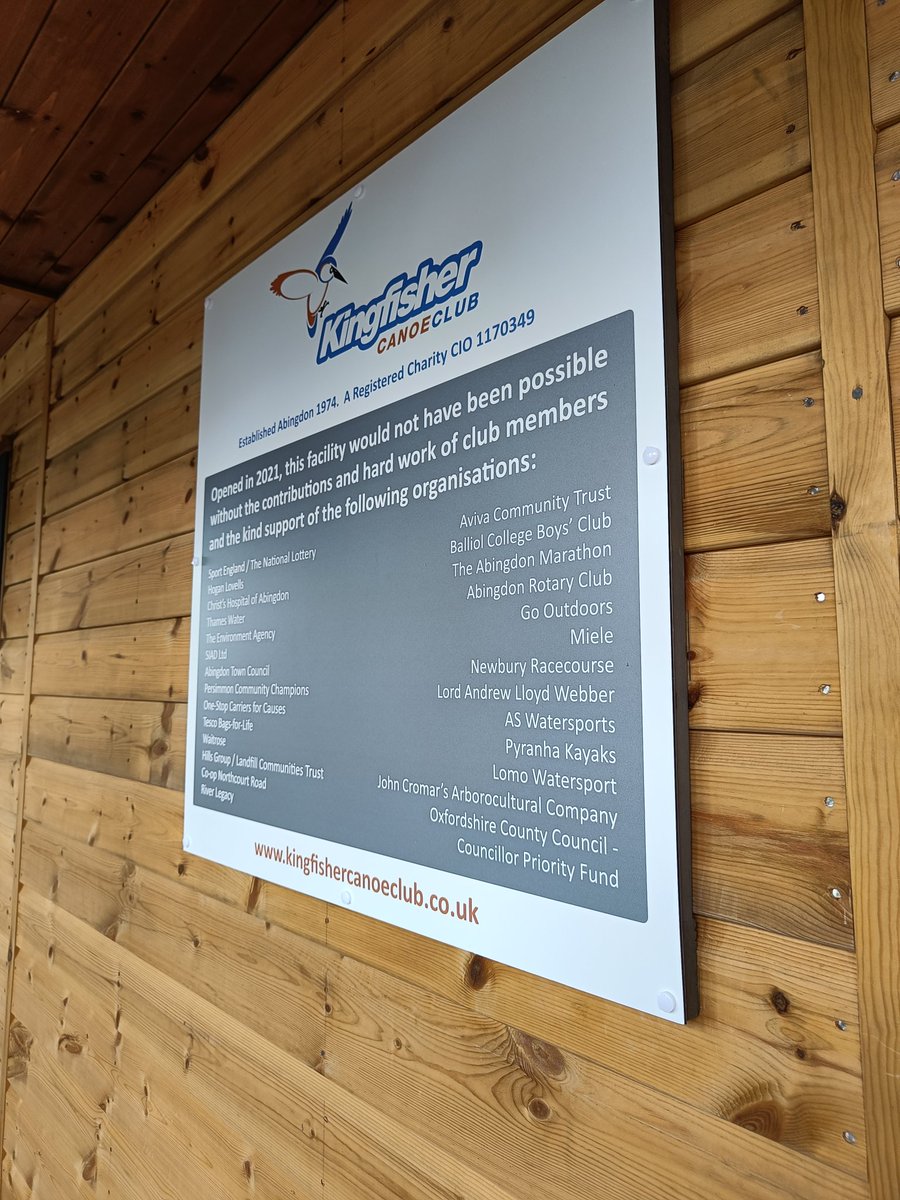 emilysmithLD's tweet photo. Congratulations Kingfisher Canoe club!! 🎉 Such a long journey and lots of work, but it was fantastic to be invited to the opening of your wonderful new hut in #Abingdon today @WhiteHorseDC @OxfordshireCC @GoPaddlingInfo @AbingdonTC #HealthyCommunities https://t.co/Nm041GngUy