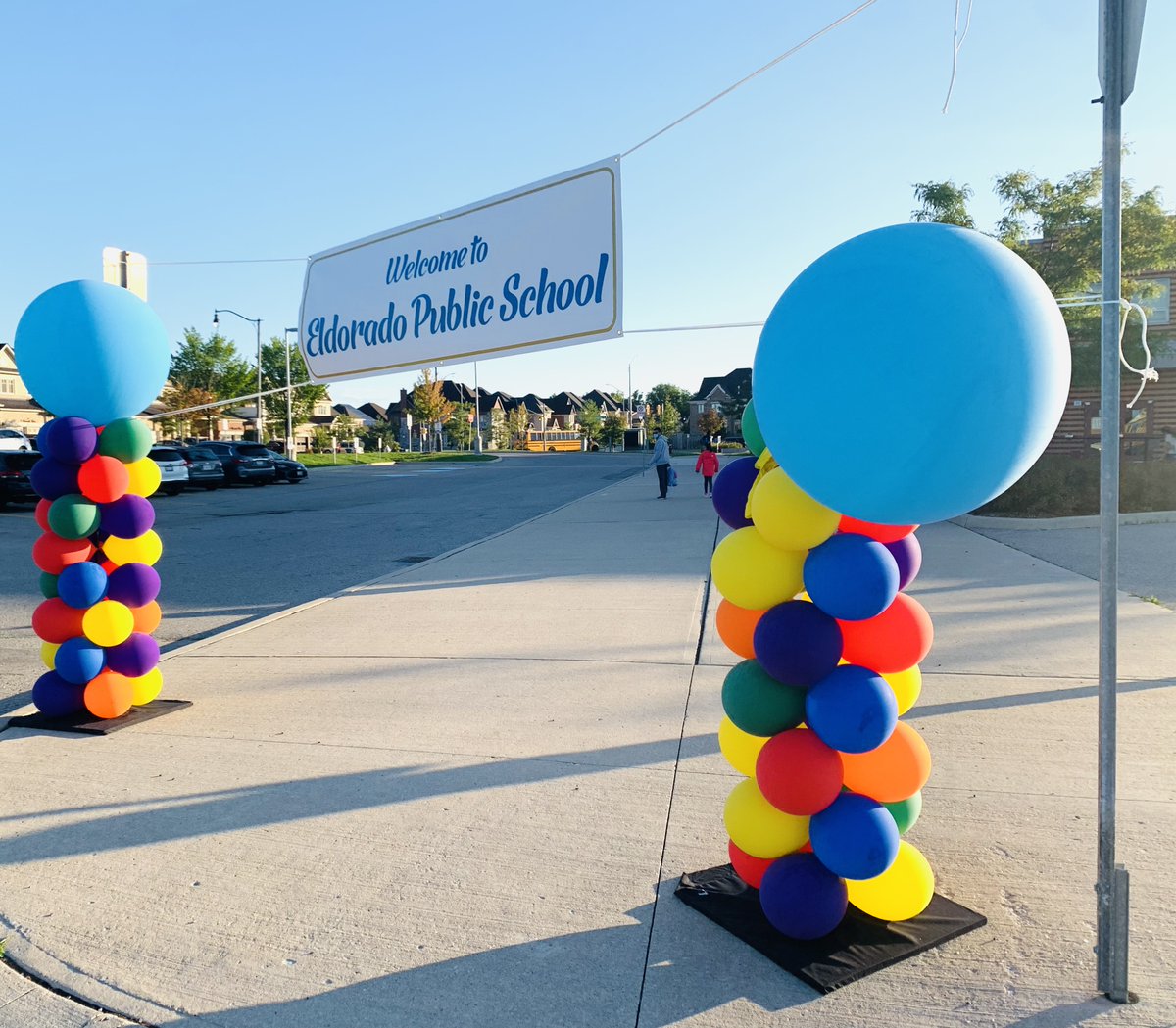 minolichandra's tweet photo. One of many gestures how @EldoradoPDSB extends a warm welcome to their students, staff, families and the community.  Feeling so grateful to be part of this community and amongst an incredible team of supportive intermediate educators. @PeelSchools https://t.co/mu9n0qT2s3