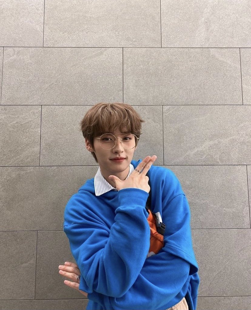 HWNGLlNO's tweet photo. he’s so cool https://t.co/u1MQbwulR3