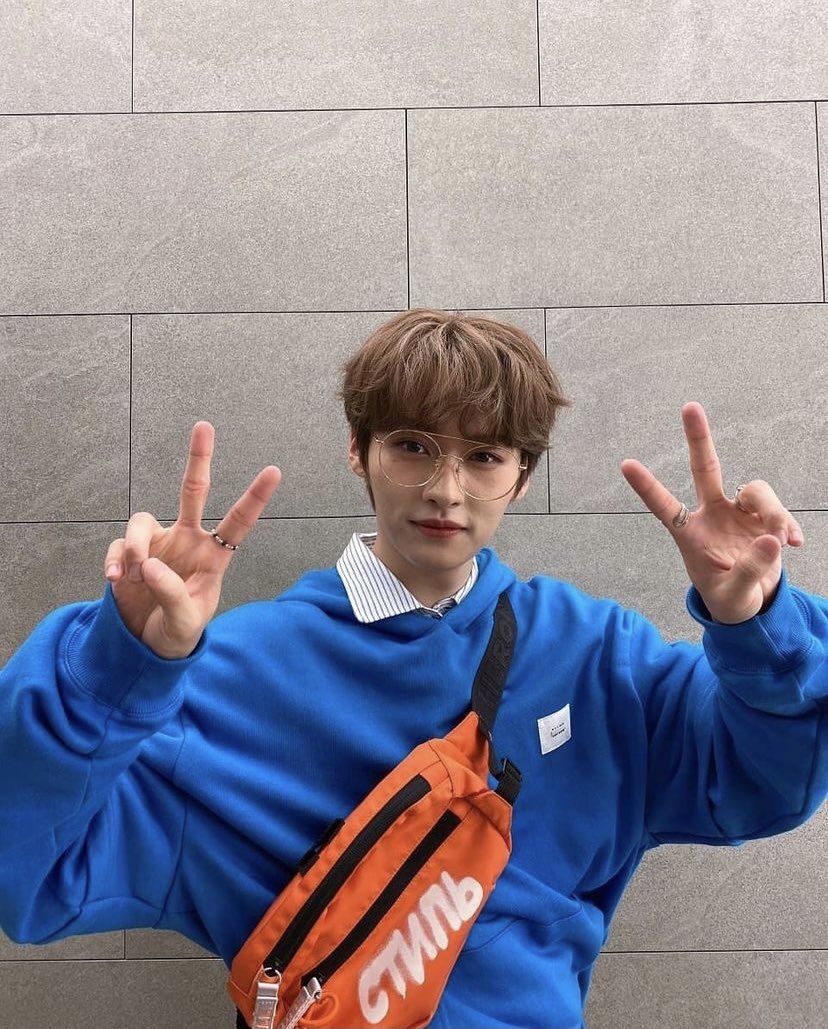 HWNGLlNO's tweet photo. he’s so cool https://t.co/u1MQbwulR3