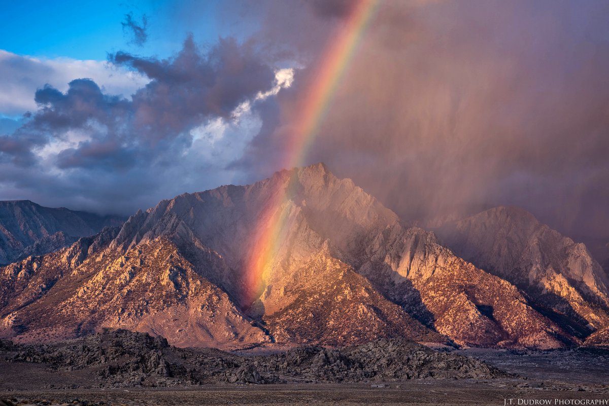 DRowPhotography's tweet photo. Yesterday morning felt like a turning point along the Eastern Sierra. After a long stretch of hot and hazy days, this system was a reminder that Summer and Autumn are about to collide. #exploreinyocounty #easternsierra https://t.co/A2M4RW9cAG