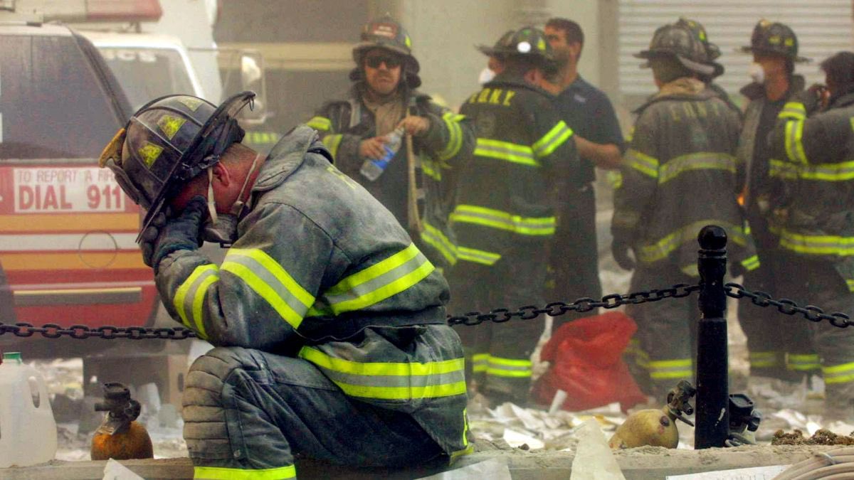 2001. 343 <a href="/FDNY/">FDNY</a> firefighters perished along with far too many others. We pause to reflect and remember all whose lives were taken by the tragic and senseless violence. We wish all affected peace of mind. #neverforget #911Anniversary <a href="/ChiefRehill/">Chief Jon Rehill</a>
