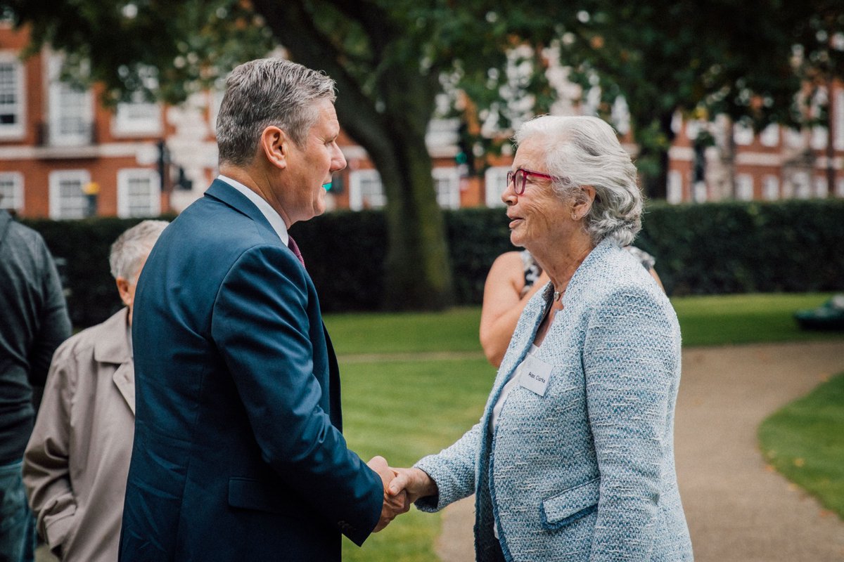 Keir_Starmer's tweet photo. I paid my respects to the victims of the 9/11 attacks at the Memorial Garden in Grosvenor Square.

Nearly 3,000 lives were taken, more than 6,000 people were injured and to this day their loved ones carry pain in their hearts.

Today, and every day, we honour and remember them. https://t.co/3znmsZaBlL