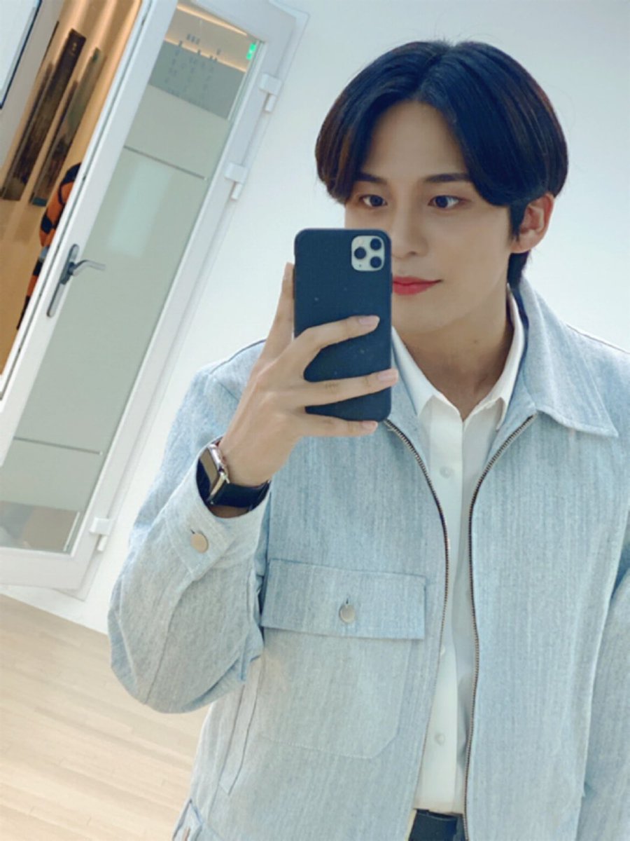 [#종호] 오늘 하루도 고생했어여😊
#ATEEZ #에이티즈
