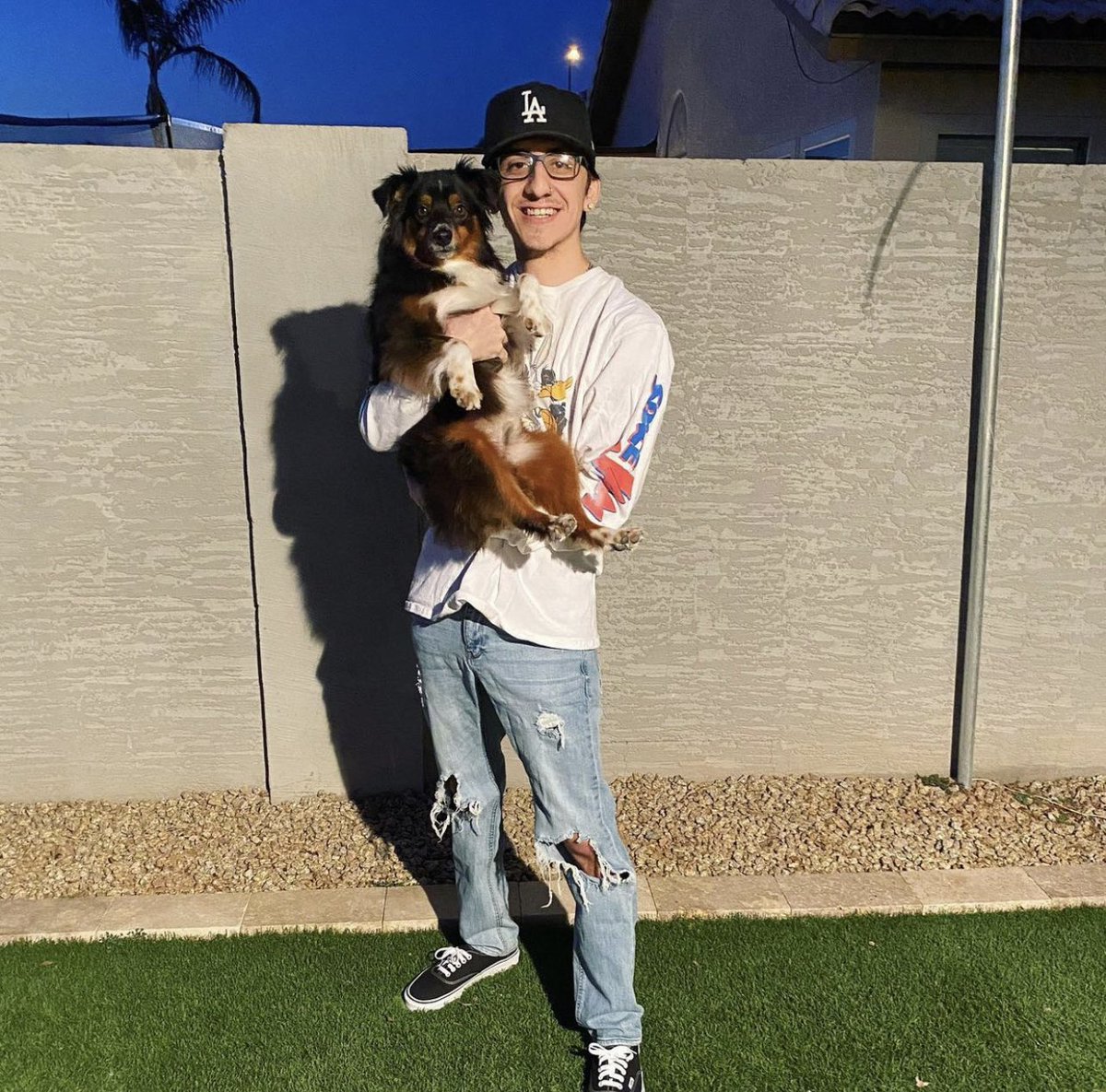 PhotoSilvas's tweet image. Wishing my son @VincentSilvas32 a happy 23rd birthday. Hope you have a great day. Love you Buddy!!
#keepmakingprogress💯