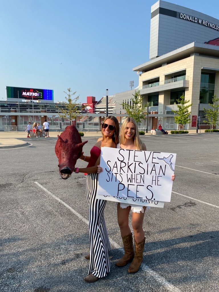Old Row Arkansas🐗 tweet media