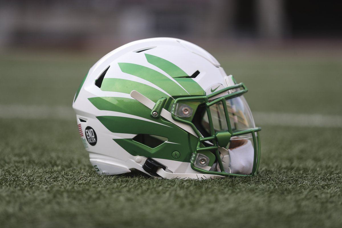 oregonfootball's tweet photo. ⚪
⚪
⚪

#GoDucks https://t.co/rUQ2eeqmEK
