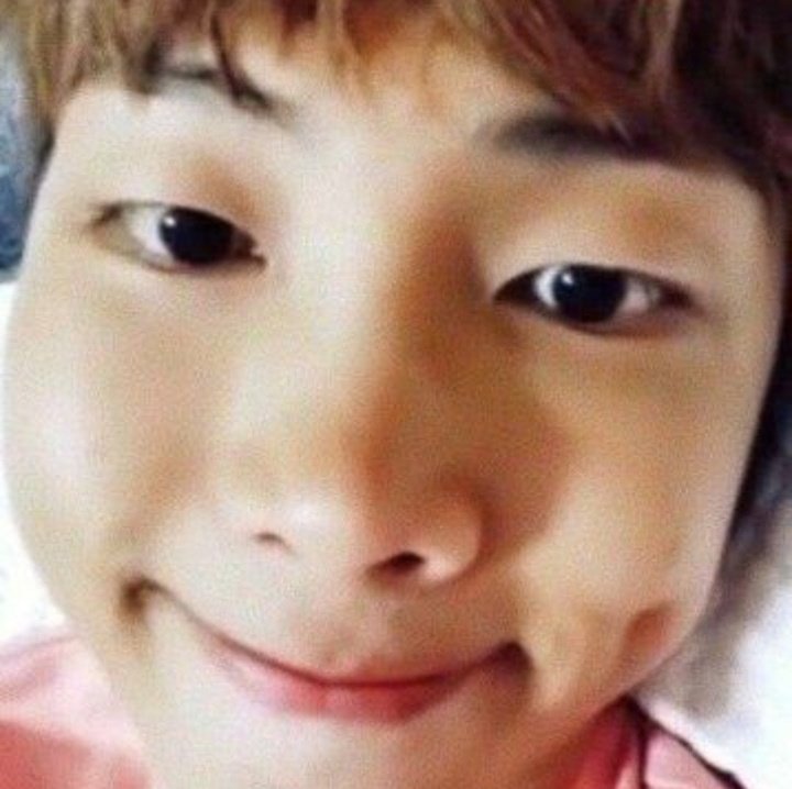 samjooniee's tweet photo. HAPPY BIRTHDAY TO THE BEST LEADER !
KIM NAMJOON 💜✨ https://t.co/oR4SGLW5qV