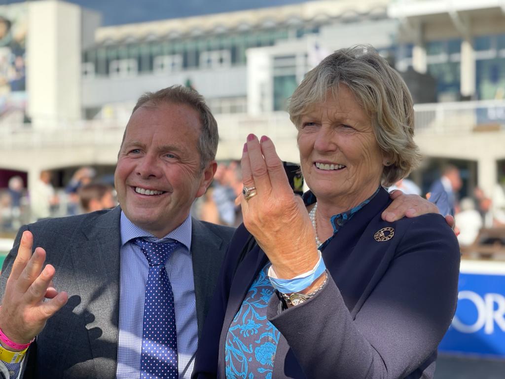 😍 What a Special Day for these 2️⃣ Irish Legends at Leopardstown!

4️⃣ Winners for Ger Lyons
🏆 Panama Red 
🏆 Atomic Jones - G2
🏆 Camorra - G3
🏆 Masen

3️⃣ Winners for <a href="/Jessica_Racing/">Jessica Harrington</a>
🏆 No Speak Alexander - G1
🏆 Red Appeal - G2
🏆 Ever Present

The stuff of dreams ✨ Well done