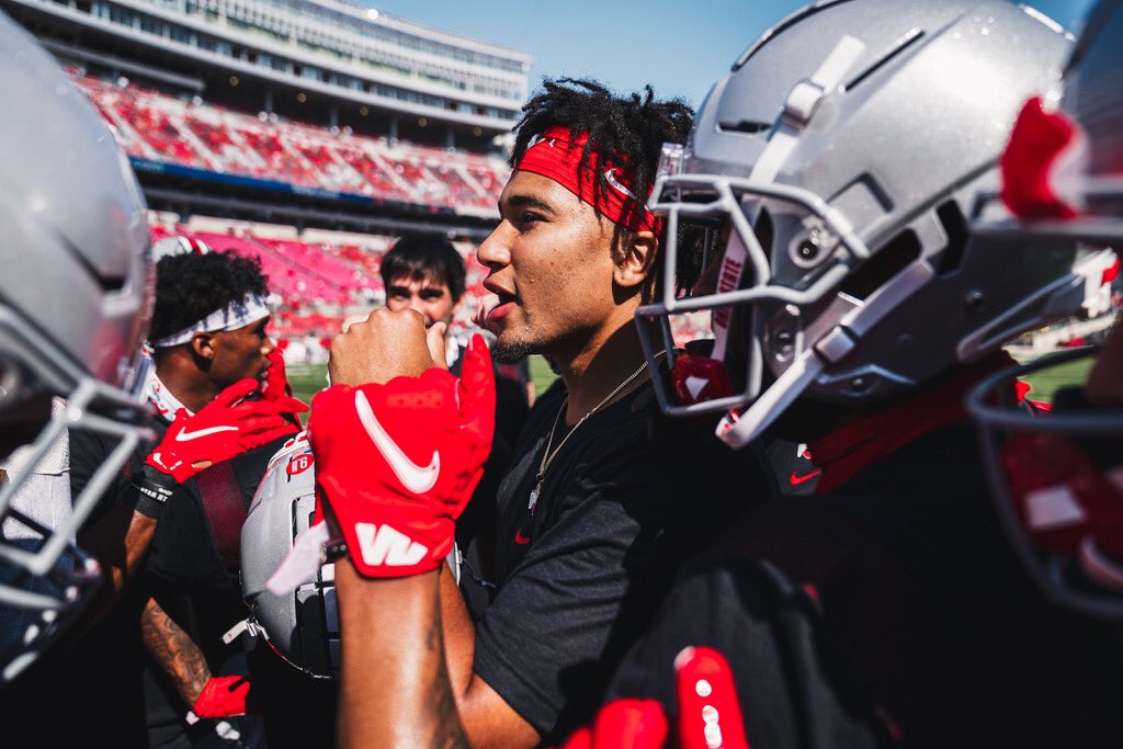 OhioStateFB's tweet photo. 🗣 FIGHT ON 3!
1, 2, 3... https://t.co/8hFuiN4hjW