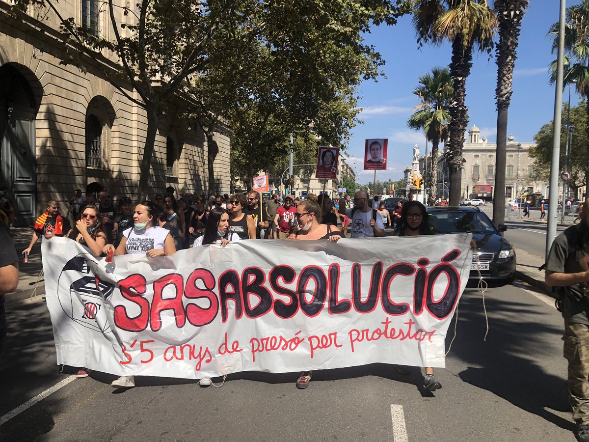 XarlyRF's tweet photo. Això si que són lluites compartides, orgull de companys. Feliç diada a tothom. https://t.co/pYS8ZZ2t8z