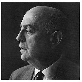 LiteraryVienna's tweet photo. „Die fast unlösbare Aufgabe besteht darin, weder von der Macht der anderen, noch von der eigenen Ohnmacht sich dumm machen zu lassen.“

Theodor W. Adorno, Minima Moralia
* 11. September 1903 https://t.co/F63tS6C818