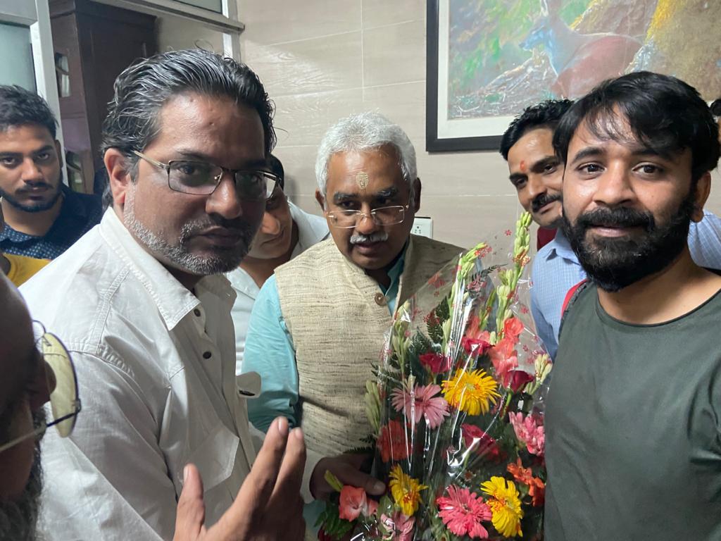 BNPFilms's tweet photo. Special thanks to BJP's State President of Uttarakhand honorable MP Sh. Madan Kaushik Ji

#BNPFilms #workmodeon #BhookaNangaProduction #filmmaking #bnp #bnpfilm #filmmaker https://t.co/Ge0O9EleRd