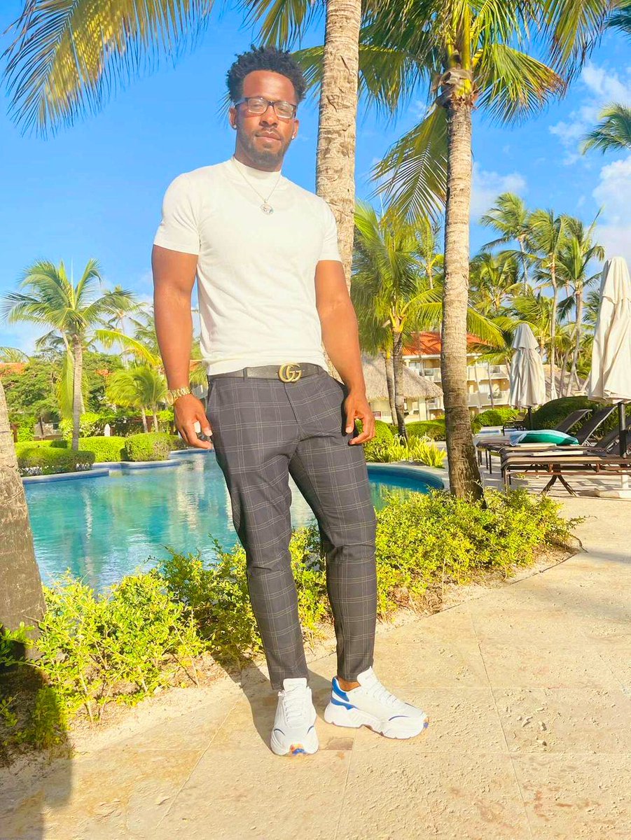 BIG_SEAN300's tweet photo. Happy Popping Day to Me♍🍾
I didn’t know the past tense could be so painful, until I had to use it to describe my lil sister💔🕊
#LLMspopping🕊💞 🐐
#Blessed🙏🏾
#VirgoWeek🏝 https://t.co/8XHjQ2tRDq