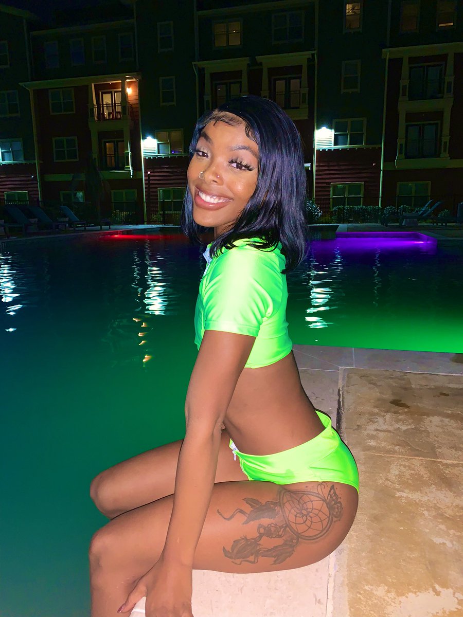 that_chyna's tweet photo. LAWD MERCRY 😍 https://t.co/hFhjF5IIMc