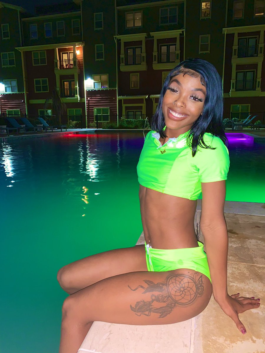 that_chyna's tweet photo. LAWD MERCRY 😍 https://t.co/hFhjF5IIMc