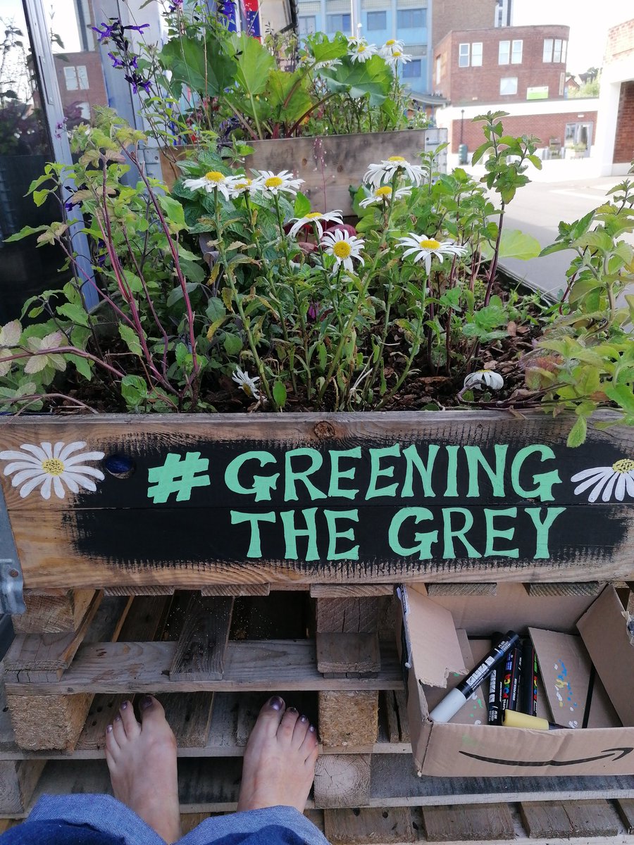 Looking forward to our clothes shwop at <a href="/NottmGreenFest/">Nottingham Green Festival</a> tomorrow, between 12 and 6pm at Nottingham Arboretum. Donate your good quality used clothes, swap them for something else or drop a monetary donation in the pot for <a href="/SharewearUK/">Sharewear Clothing Scheme</a> 💜 #GreenFestival