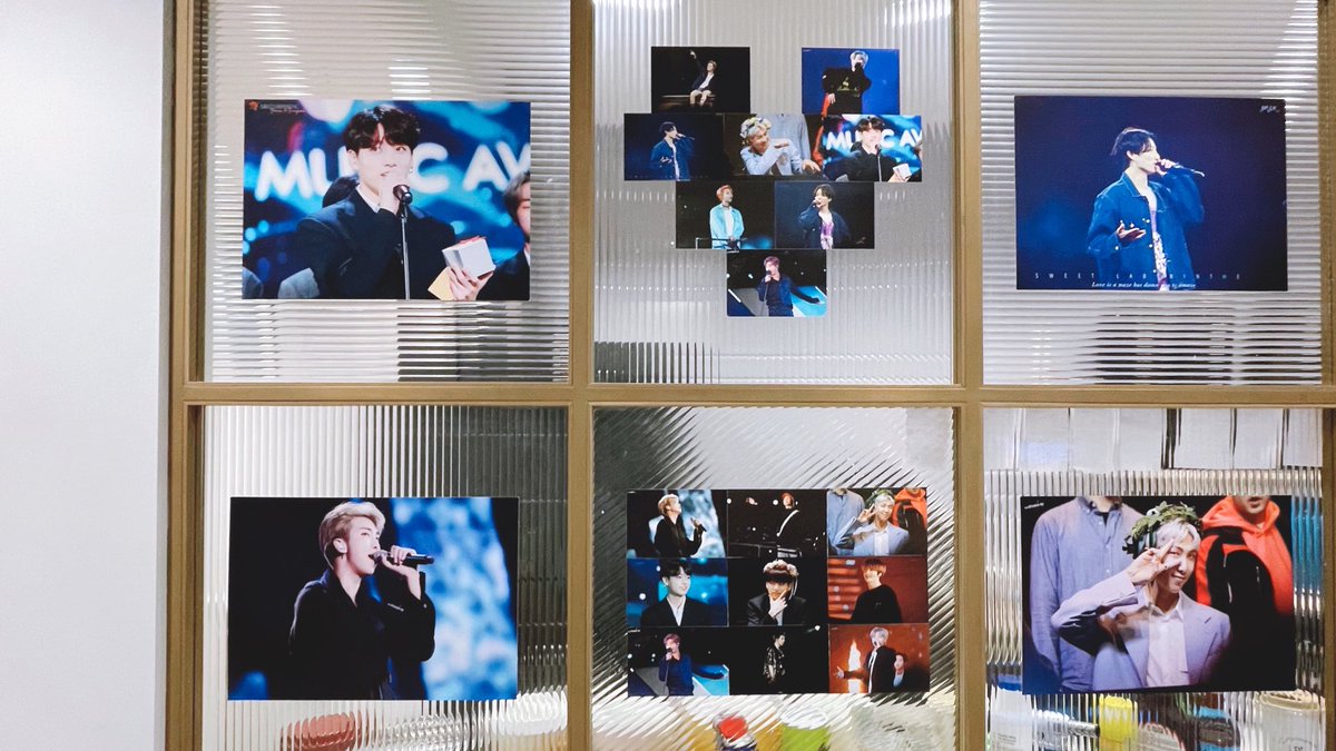 V_et_moi's tweet photo. 滑り込みで、ナム&amp;ジョングクセンイルイベントに来てみました🤍
Allure in Autumn, Jungkook &amp; RM Cupsleeve Event in London🇬🇧🎂💕
thank you from JP🇯🇵army 
@kookiejargoods 
@heartland94_rm⁣⁣⁣
@lovesince1997⁣⁣⁣
@sweetlabyrinthe⁣⁣⁣ https://t.co/XrCFLurbVt