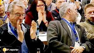 RechercheKolle1's tweet photo. Anfang der 2000er engagiert sich Böning in der CDU. 2010 wird durch eine ZDF-Doku aufgedeckt, dass Böning am Programmparteitag der rechtspopulistischen Partei #ProNRW teilnahm (im Bild ganz rechts). Böning muss daraufhin vom Fraktionsvorsitz zurück treten. https://t.co/6ZhvZAzUV4
