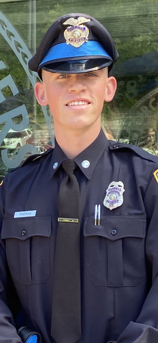 dympnathomas's tweet photo. Congratulations, Colin. You’re now officially a Police Officer. Thank you to @Fitchburg_State for such a beautiful ceremony. Next step, Harwich Police Department. A very special thank you to @HarwichPolice for sharing in this special day with us. https://t.co/OLGkdeWqZJ