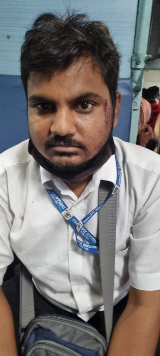 irtcso's tweet photo. @PMOIndia
@RailMinIndia
@AshwiniVaishnaw
@IR_CRB
@GMNWRailway
@DRMJaipur
@RajCMO
@RpfNwr
@patrikaraj

#TTE_Saves_Children_but_who_Saves_TTE
Onduty TTE of JP Divn was manhandled by drunk RPF in Train 05715 on 11.9.21 when asked not to create nuisance in train,
Strict Action needed https://t.co/WdN1Cs9y9K