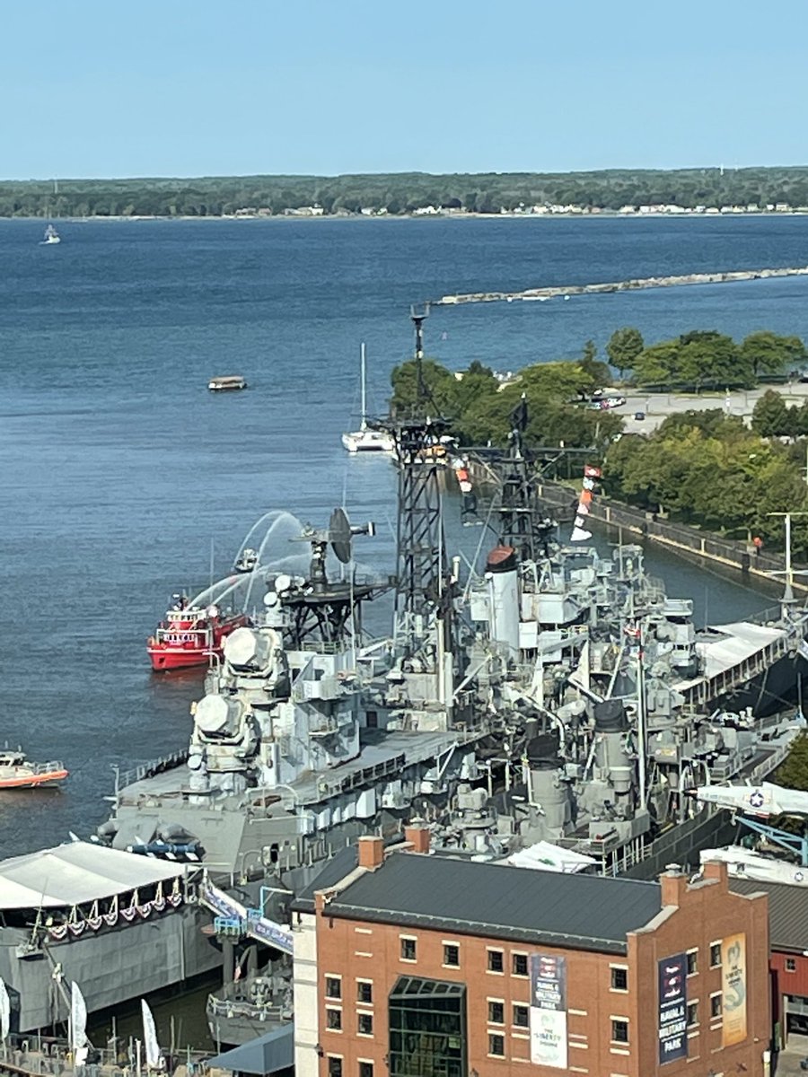 rickbwize's tweet photo. 911 service in Buffalo https://t.co/N305lLRbjG