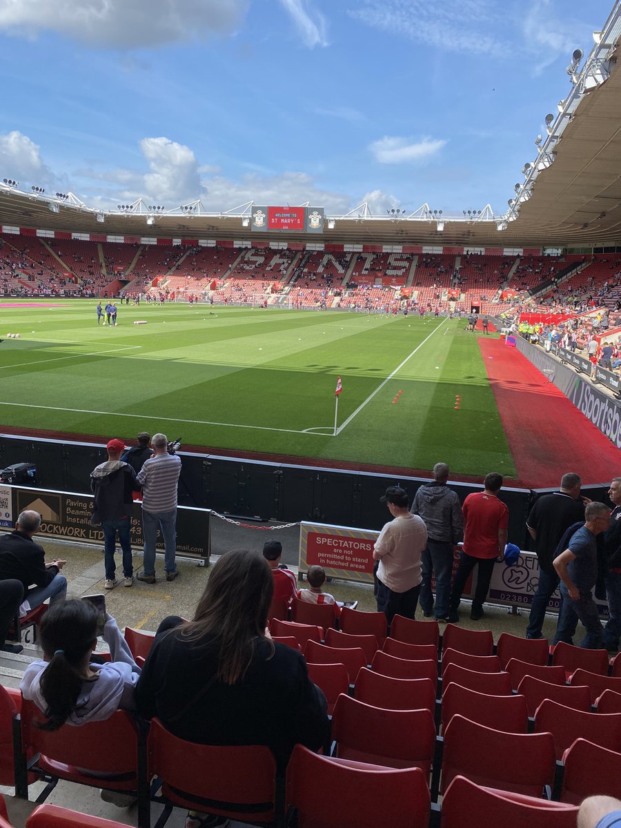 #COYI sitting with the scummers ! Front row seats can’t give them away,bought this morning!  #COYI <a href="/joeydonsussex/">Joey Don...</a>