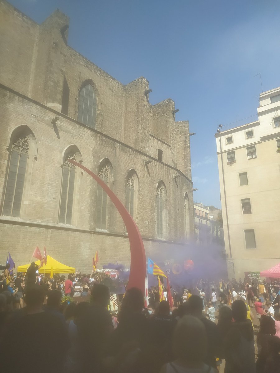 CanetEsther's tweet photo. Avui hem set a la manifestació organitzada per @ProAmnistia i @Comite_Lola!!! Presos i preses al carrer!!! Amnistia total!!! I millor companyia!!!! https://t.co/xAPXKgX8eg