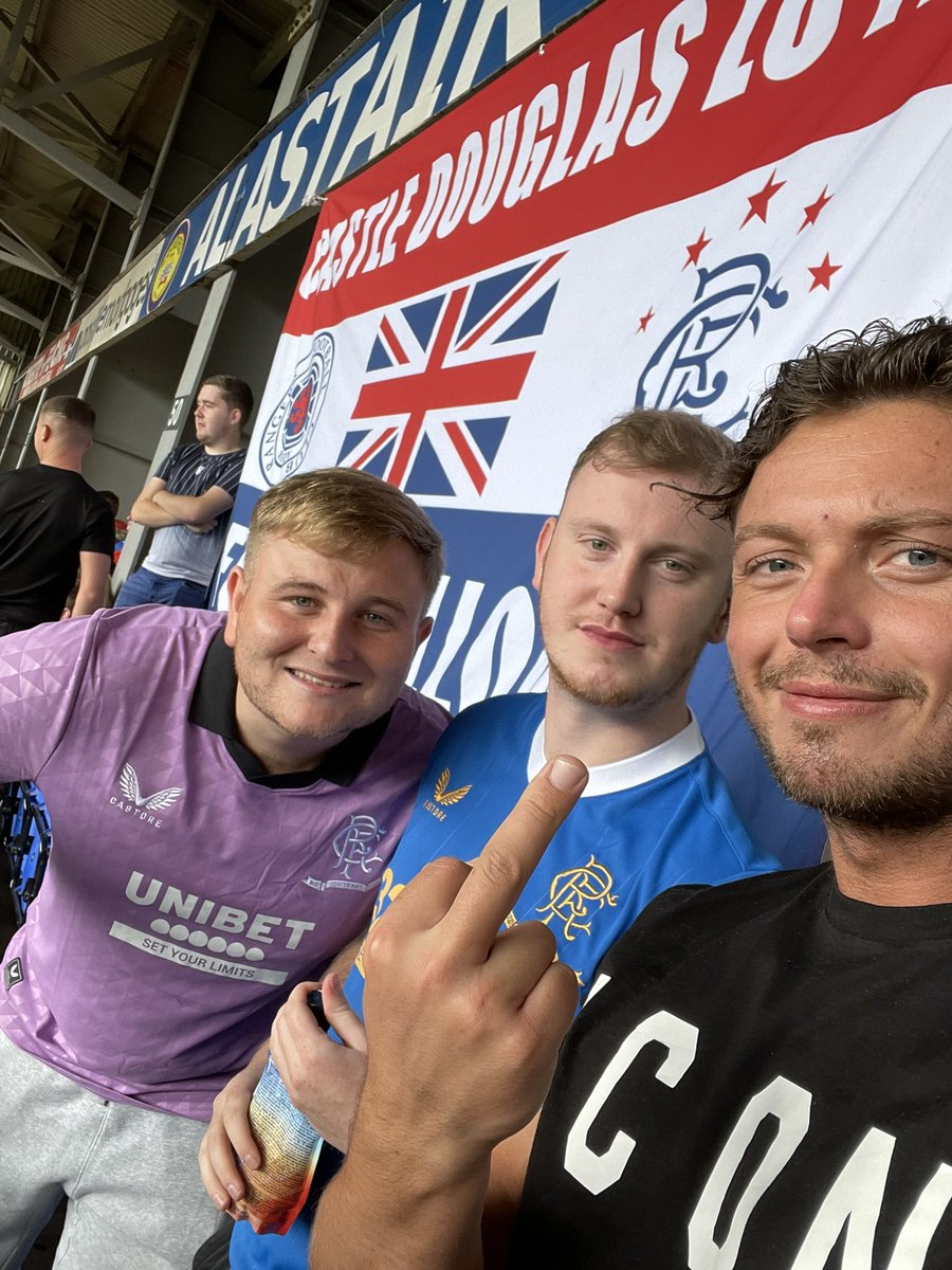 3 points n up the road. That’s why we’re champions 🇬🇧