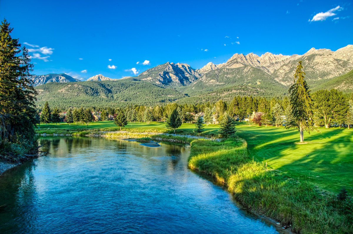 FHSresort's tweet photo. #RiversideGolfCourse #FairmontHotSpringsResort #ColumbiaValley #KootenayRockies #CanadianRockies #Golf #CVGolfTrail #ARiverRunsThroughIt
Photo: @ChrisConwayca https://t.co/GATa8UGfxe