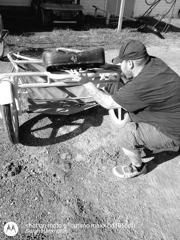 Wheelsbyjoe's tweet photo. Early start this morning working on this jog cart, seat and springs!
#tireshop #seat #wheelsbyjoe #lookthebestbethebest #vernondownscasino #harnesstraining #comfort https://t.co/9eFSJIZuqc