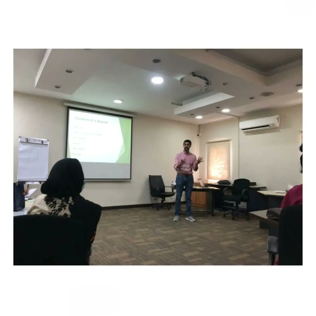 PstdSocialmedia's tweet photo. PSTD Student Development Program is towards it's ending phase.

Today students attended session on "personality profiling" by Mr. Farrukh Rasheed and "Interview Skills" by Mr. Shehryar Aman.

.
#sdp21 #studentsdevelopment #personalprofiling #interviewskills #professionals https://t.co/JgtLDZMfDw