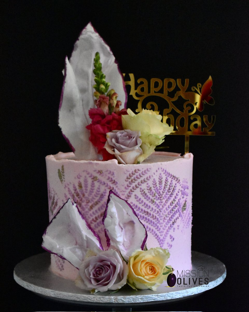 MissionOlives's tweet photo. A cake fit for a princess with just the right vibe 🌠❤️
.
.
.
.
#ibake #pastry #cakeofinstagram #cakecouture #pastrychef #patisserie #cake #birthdaycake #cakecouture #buttercreamcake #floralcakes #buttercreamcakes #buttercreamflowercake #flour https://t.co/7ufeJ6NjTR