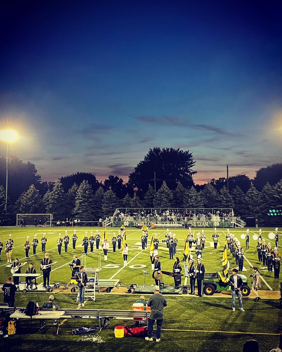 NDPBands's tweet photo. Home Game 09.10.2021 Notre Dame Prep. Vs. Loyola!
#GoIrish🍀 #LetsGoGreen💚 #NDPMarchingBand #GoGreasedLightning⚡️ @NDPMA https://t.co/S4mOdx2p8t