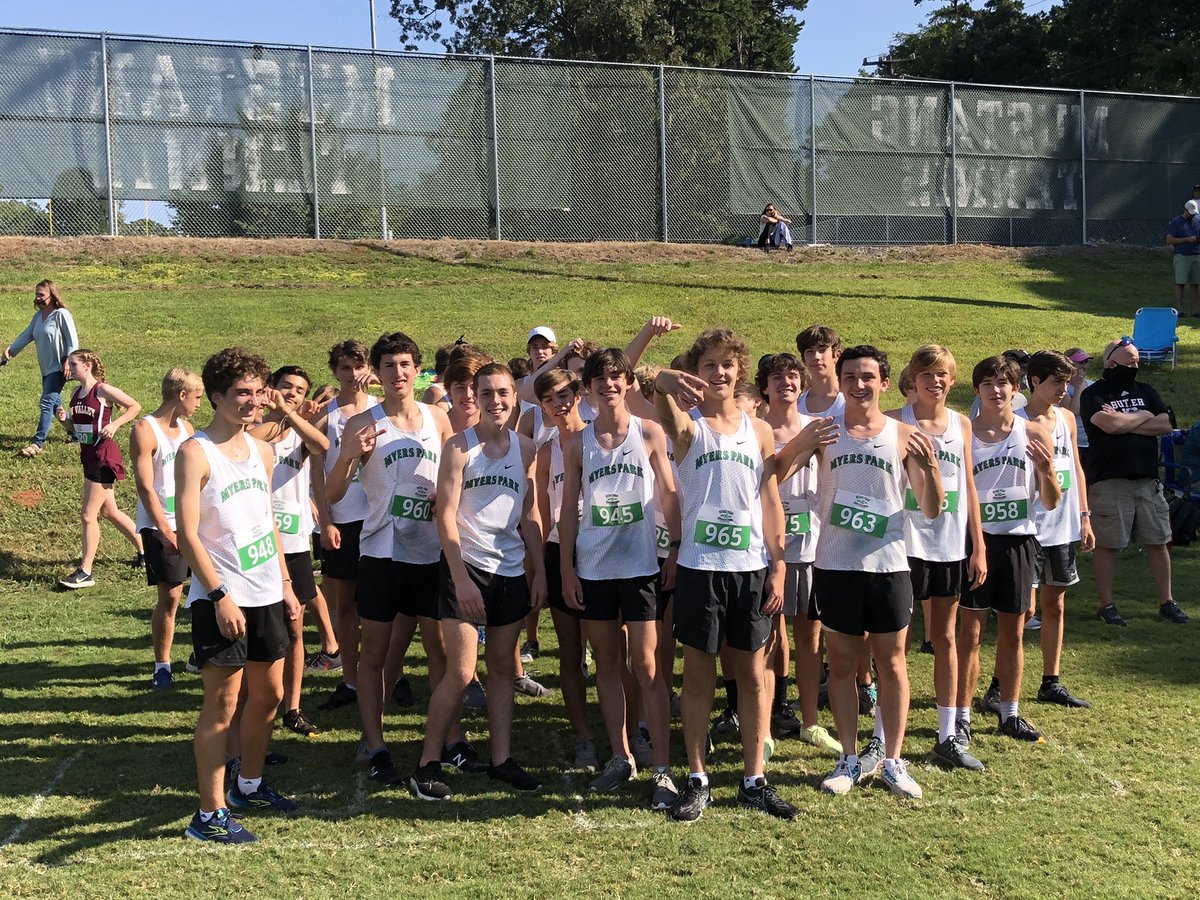 MyersParkHS's tweet photo. Starting off the AM with TWO 1st Place Finishes!  #mpxc https://t.co/OE3FJZXKKt