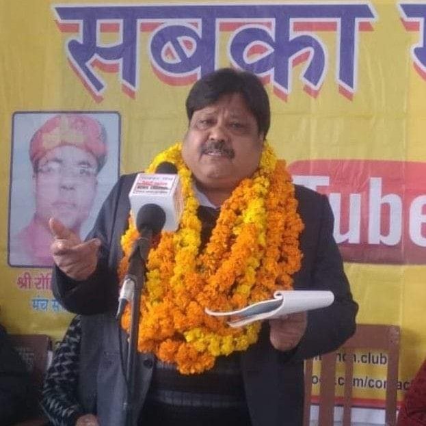 RahatBarelvi's tweet photo. चारों तरफ है जिंदगी, पर मौत के चंगुल में है।
दौर-ए-वबा में हर ख़ुशी क़ैद सी साँकल में है ।।
✍️राहत बरेलवी, बरेली
मो.7017609930 https://t.co/P6YOqiSyUc