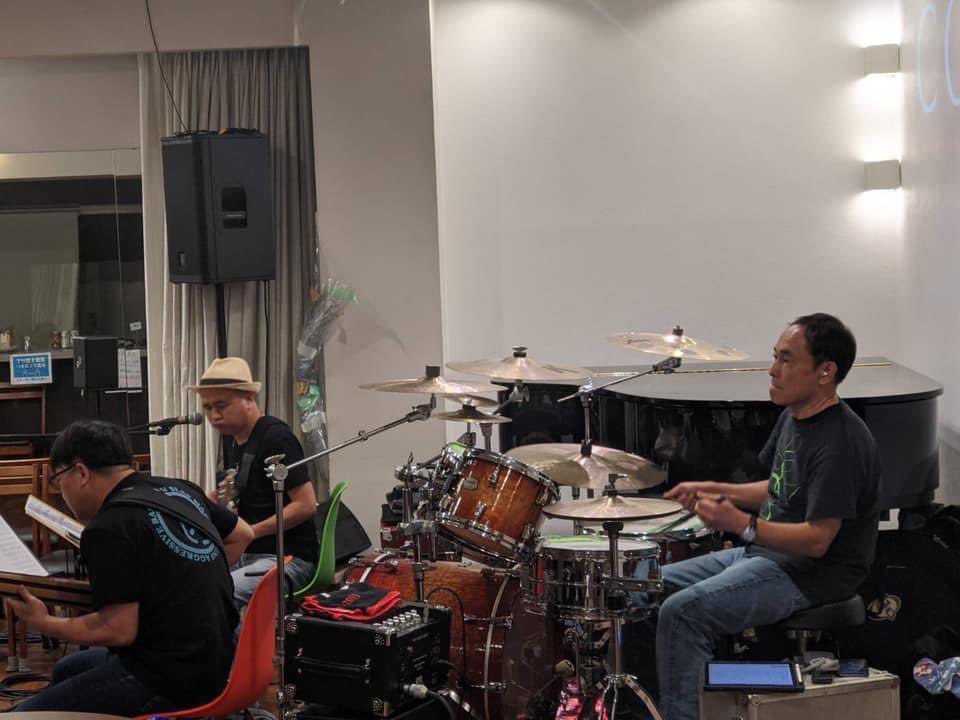 RiichiKambe's tweet photo. 本日は名古屋市昭和区御器所 COTANにてツインベース&ドラムという変則トリオREBOOTの初ライブでした。こんな状況下にも関わらず多くの方にお越し頂き本当にありがとうございました!#philjonesbass #jesinternational #ibanez #labellabassstrings #nonameeffects https://t.co/2GJttAnau3