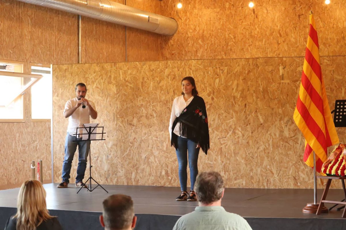 GitanesLG's tweet photo. Aquest 11 de setembre, Diada Nacional de Catalunya, hem participat a l'ofrena floral i a l'acte institucional de la Garriga ballant el ball d'homenatge amb la col.laboració de @Grallarriga a la música. Bona diada!
📸 @eduguerra1409

#gitaneslagarriga #Diada #Catalunya https://t.co/6nsmq0iLpk