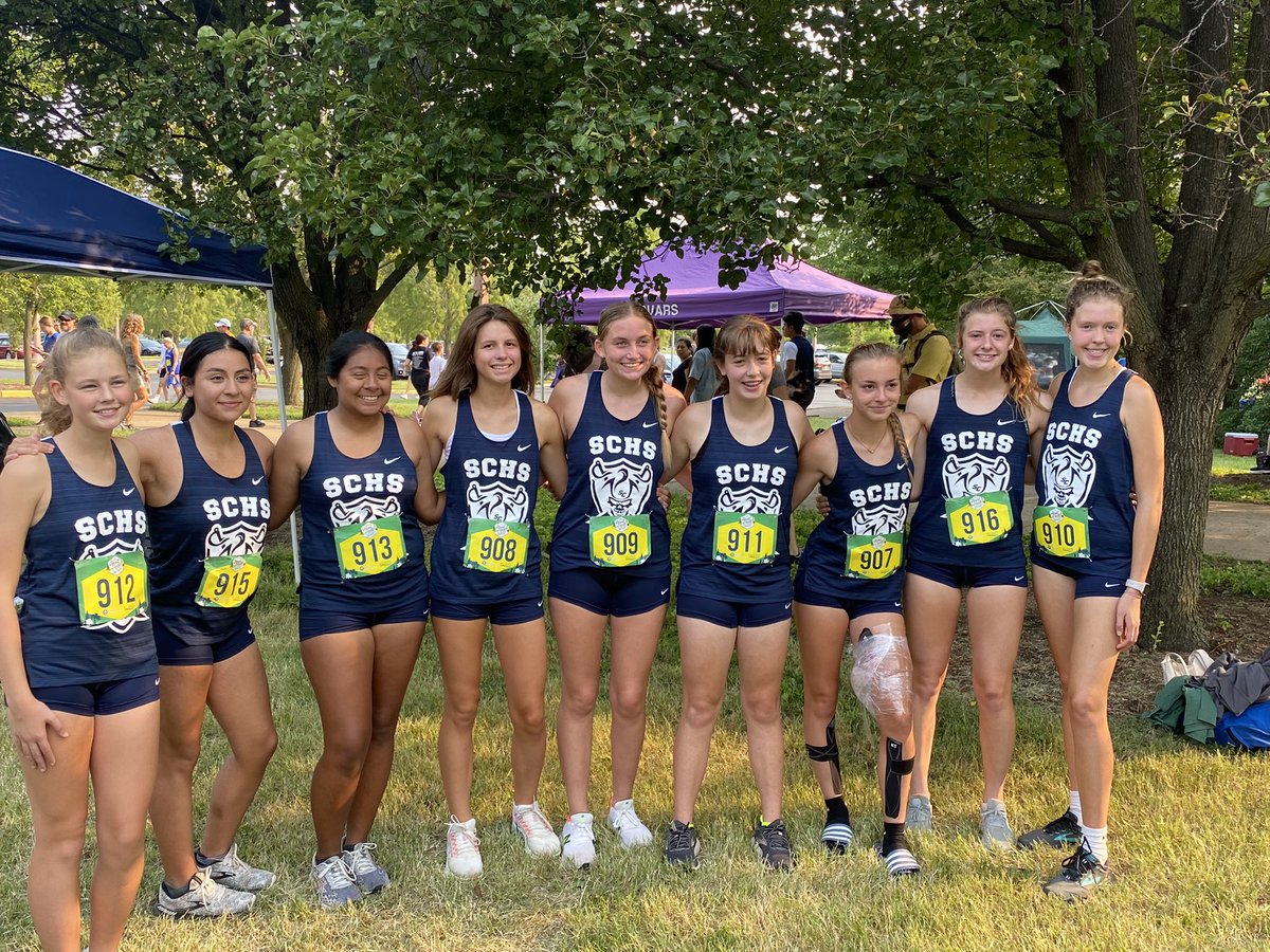 Lots of PR’s and two medals today from the ladies XC team at Forest Park XC festival! Boys are up next.
