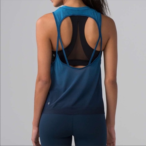 PhxKelly's tweet photo. So good I had to share! Check out all the items I'm loving on @Poshmarkapp #poshmark #fashion #style #shopmycloset #lululemonathletica #coach: https://t.co/LuzglYSjhx https://t.co/2li2chF5oB