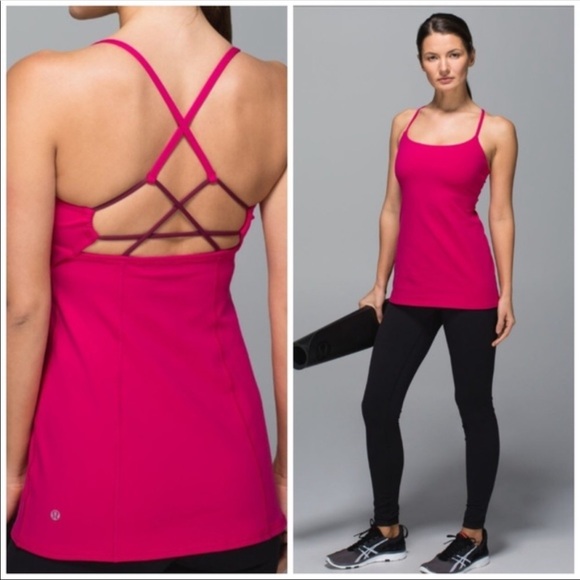 PhxKelly's tweet photo. So good I had to share! Check out all the items I'm loving on @Poshmarkapp #poshmark #fashion #style #shopmycloset #lululemonathletica #coach: https://t.co/LuzglYSjhx https://t.co/2li2chF5oB