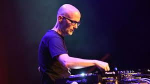 известные диджеи. диджеи америки. моби американский диджей фото. моби диджей в молодости. ричард мелвилл холл.