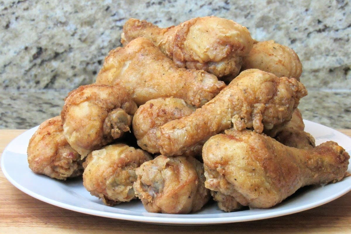 Grazing_Glutton's tweet photo. Fried chicken is a staple of the southern cooks' repertoire and you have to have a good recipe to be a southern cook. Sunday afternoon meals, church potlucks, picnics and on and on I could go.

https://t.co/8NnDdVtaNz https://t.co/q0o8FGZVng