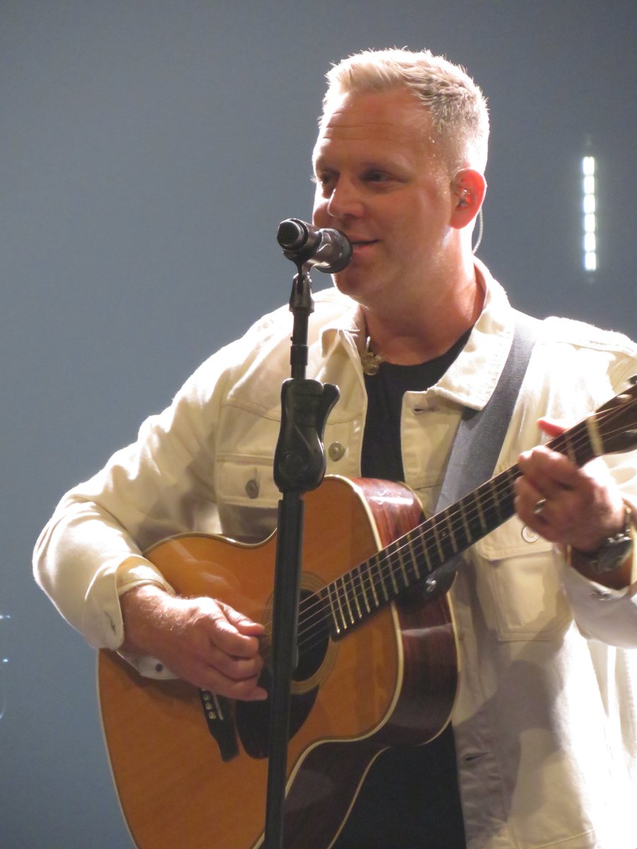 lbtfan2002's tweet photo. Just a couple photos from last night's concert at @cedarville with @matthew_west. Thanks for being a part of 'The LIGHT 60th Celebration' @WEECRadio &amp; @WFCJ937. 

What did you think of the campus, Matthew? I really do hope you come back. Loved every second of your show. https://t.co/AO5czFZDfl