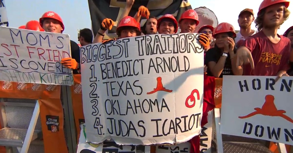 Best College GameDay signs from Saturday’s Iowa-Iowa State game dlvr.it/S7N6hg
