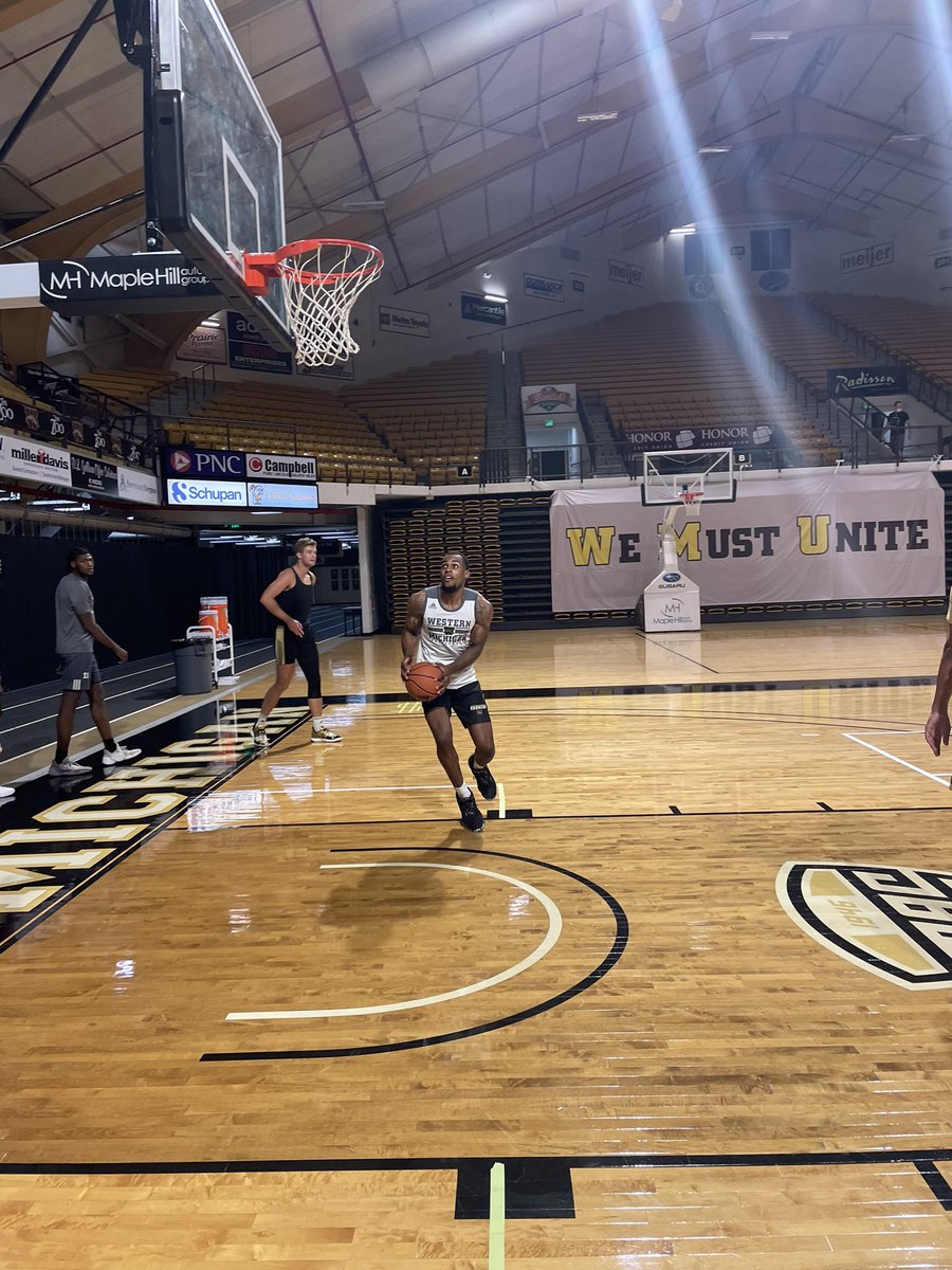 WMUMBB's tweet photo. Another week of getting better, 8 weeks left until our first game vs Hope #PLAYERLEDTEAM #EVERYDAYGUYS https://t.co/FiJ4yKpM07