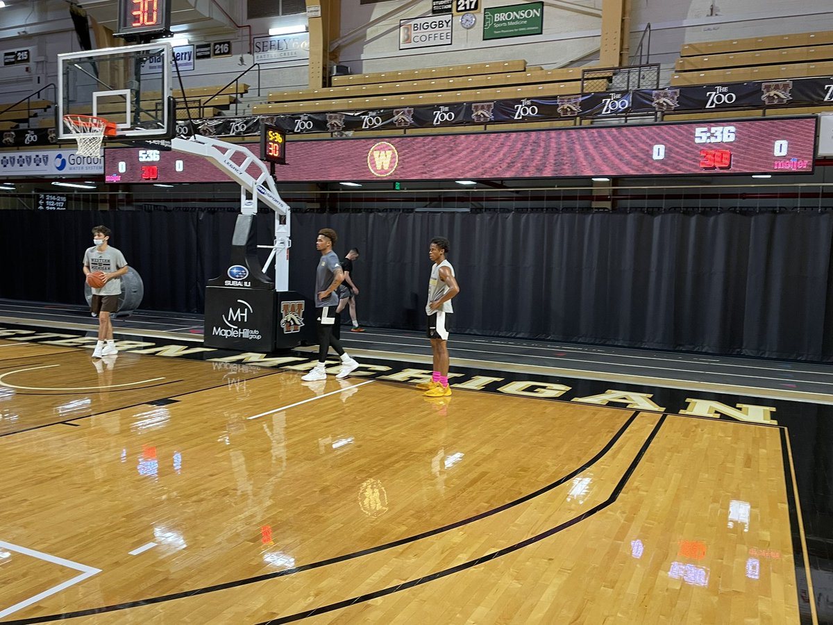 WMUMBB's tweet photo. Another week of getting better, 8 weeks left until our first game vs Hope #PLAYERLEDTEAM #EVERYDAYGUYS https://t.co/FiJ4yKpM07