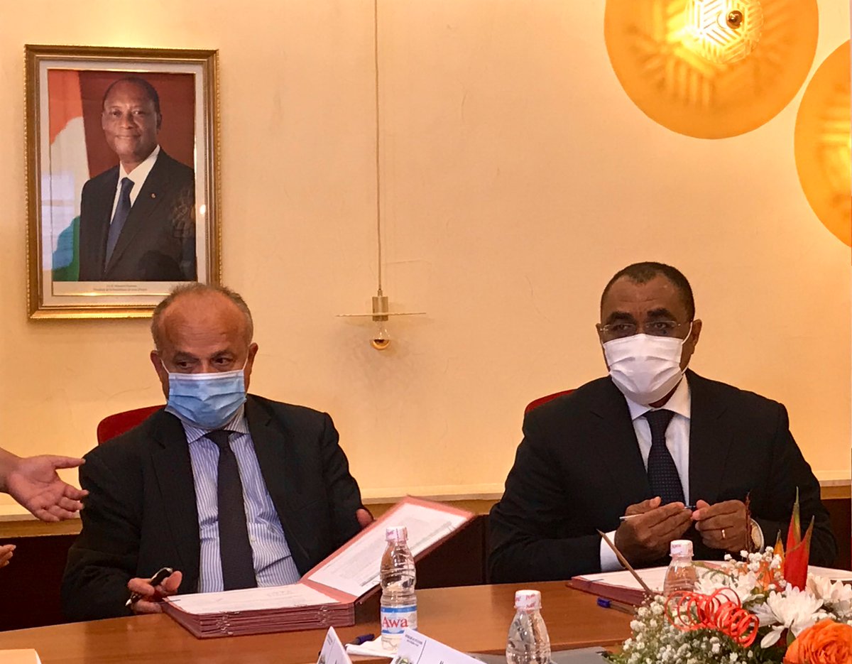 debroise_e's tweet photo. Clôture par le Premier Ministre de 🇨🇮des négociations du 3e @c2dciv avec l’Ambassadeur de 🇫🇷. Plus de 750 Mds FCFA pour accompagner la croissance ivoirienne et 3 priorités du nouveau PND : capital humain, développement territorial équilibré, gouvernance &amp; modernisation de l’Etat. https://t.co/iHJmDW64y3